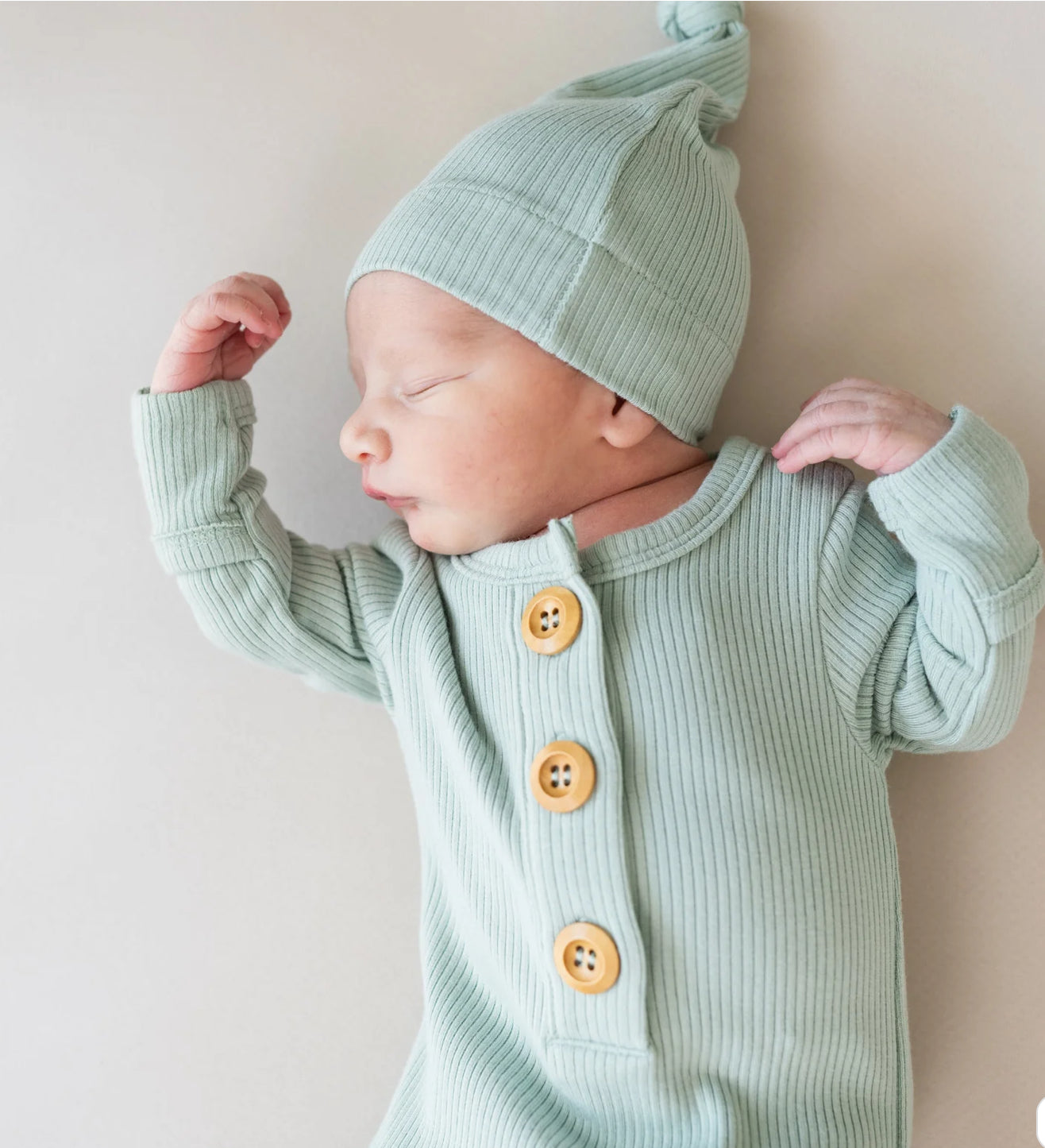 Kyte Baby Ribbed Knotted Gown with Hat Set in Sage