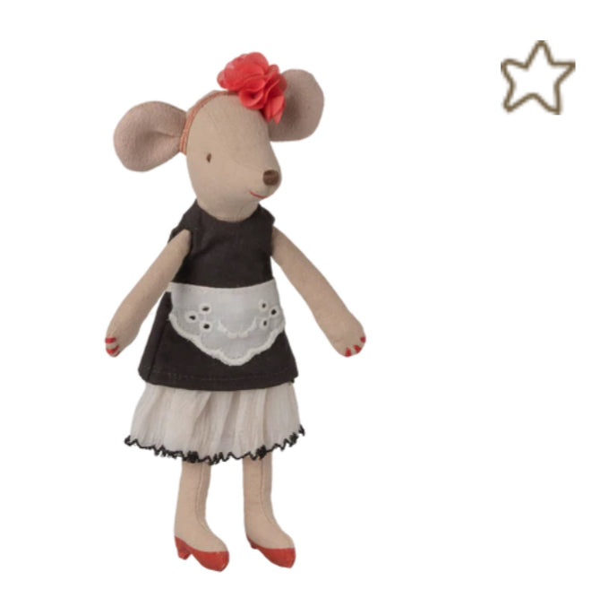 Beautician mouse, Mum with magnet hands