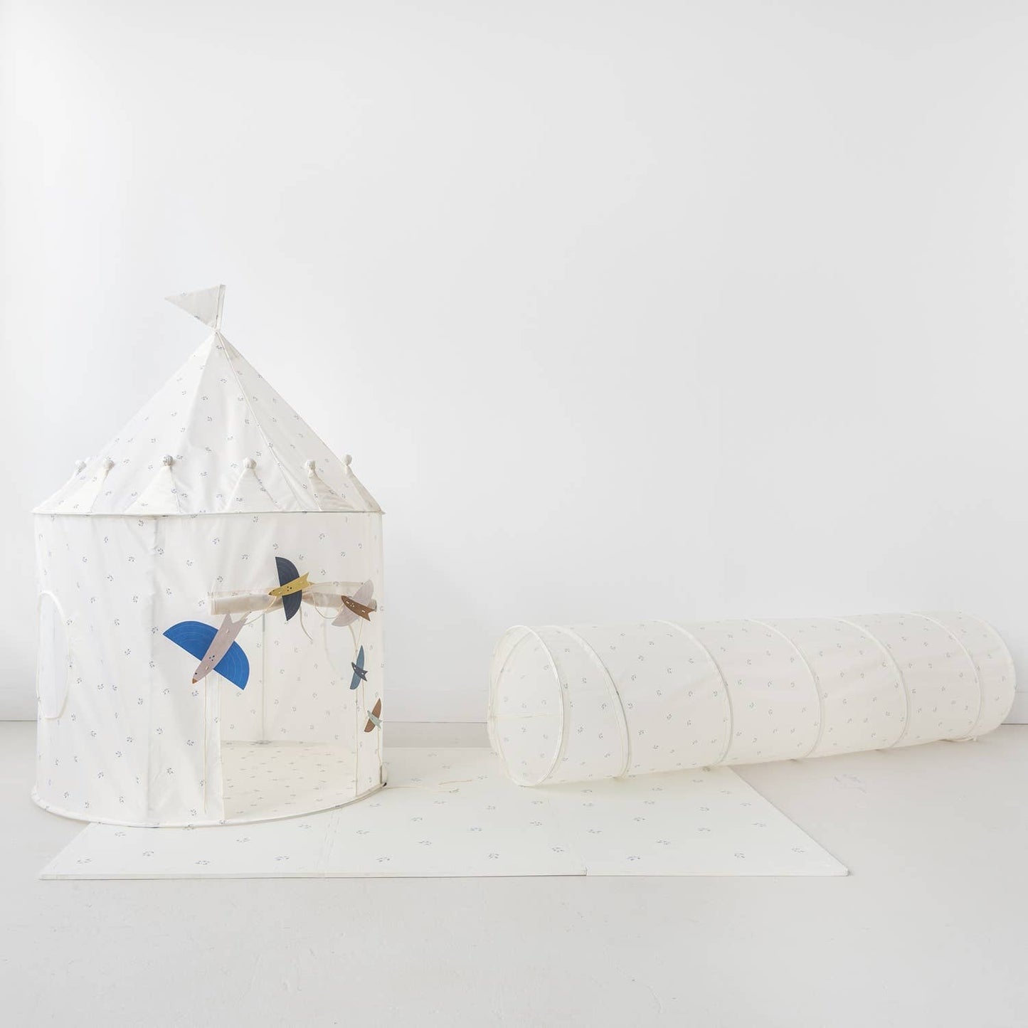 Kids Play Tunnel with Eco-Friendly Recycled Fabric: Terrazzo Beige