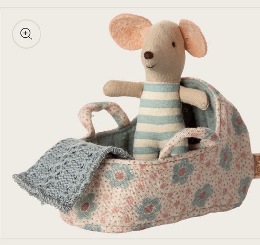 Baby mouse in carry cot - Blue