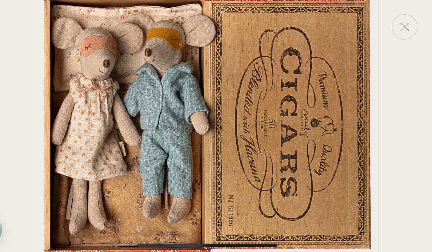 Mum & Dad mice in cigarbox