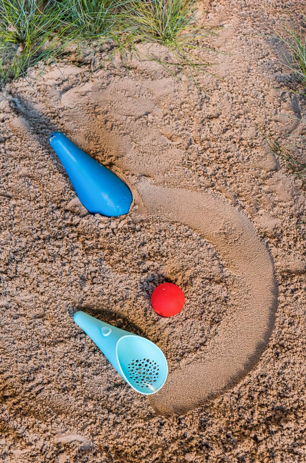 Cuppi - Shovel, Sifter and Ball all in one!: