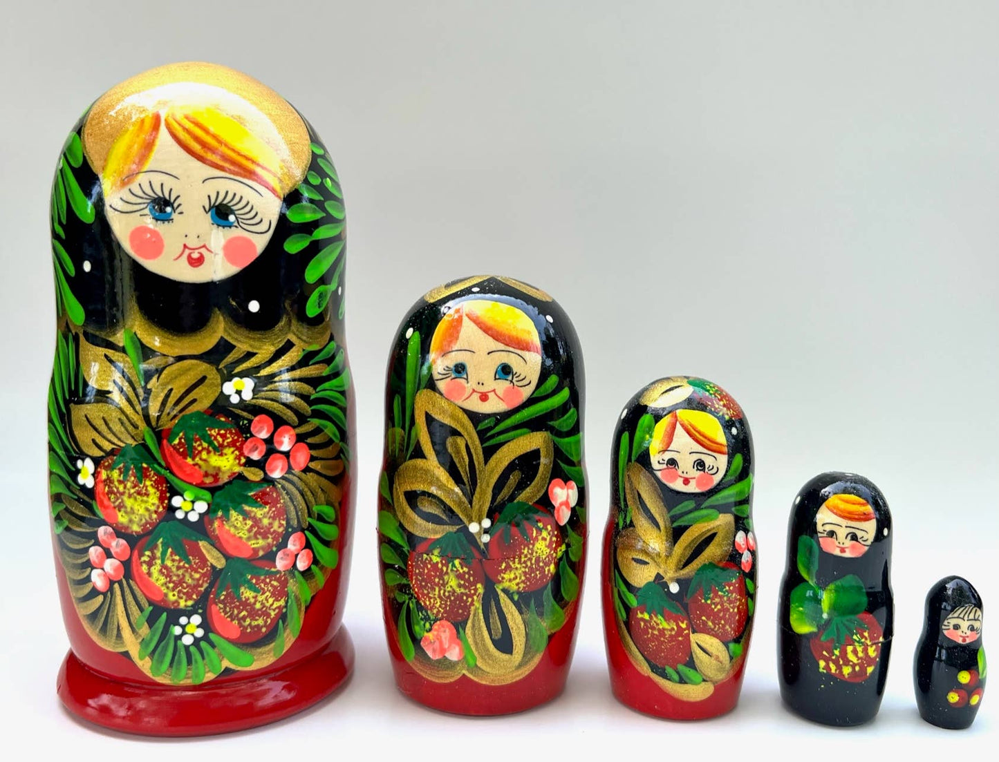 Berry Nesting Dolls with blond hair Set, 5 Pcs/5.5"