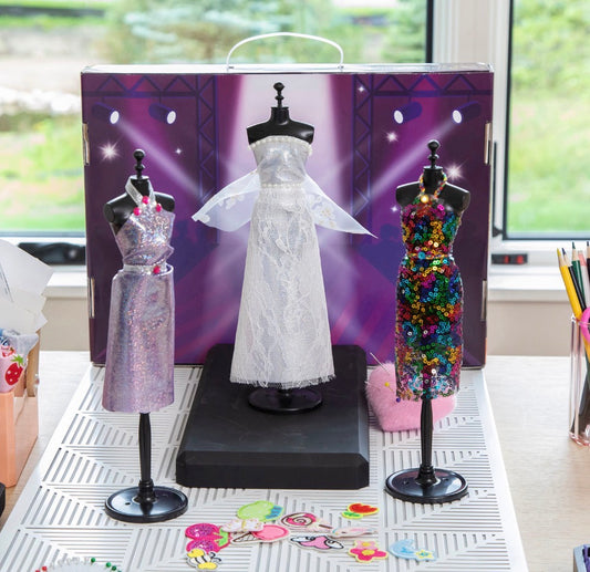 RUN THE RUNWAY Fashion Design Kit