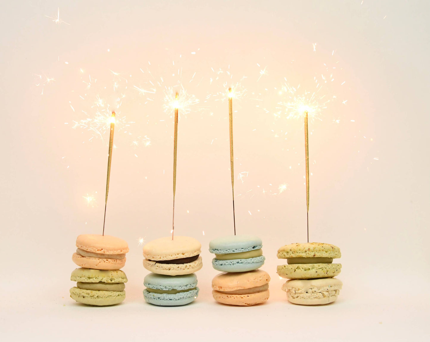 Mini 4" Gold Sparkler Candles - Hanukkah - Set of 8