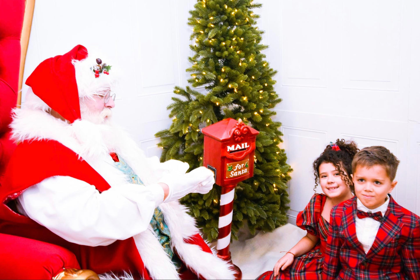 4 pm SANTA- HUNTINGTON, December 13