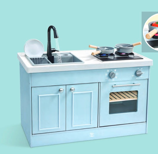 Deluxe Kitchen with Running Water