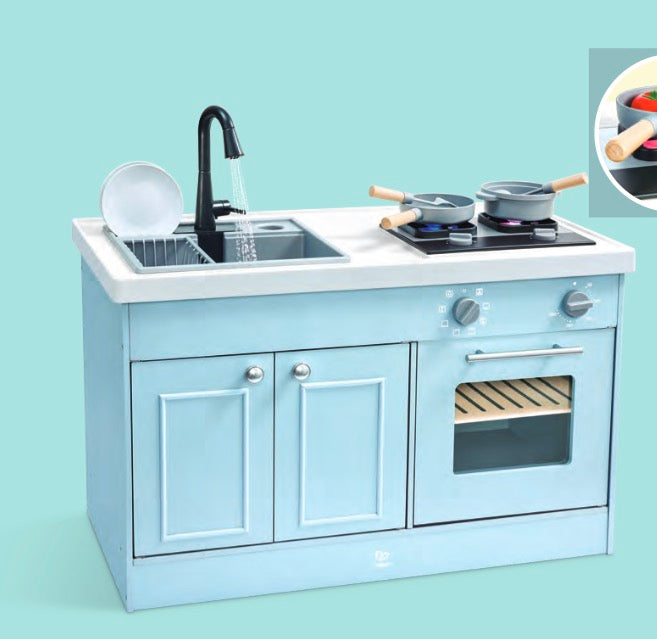 Deluxe Kitchen with Running Water