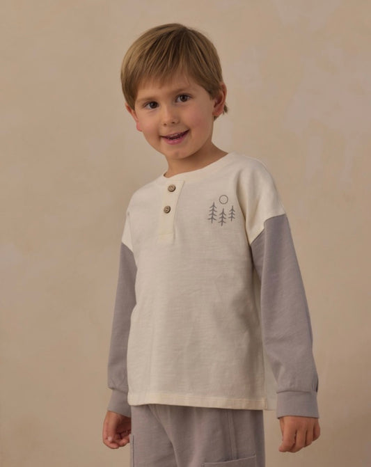 RELAXED LONG SLEEVE HENLEY MADE FOR ADVENTURE