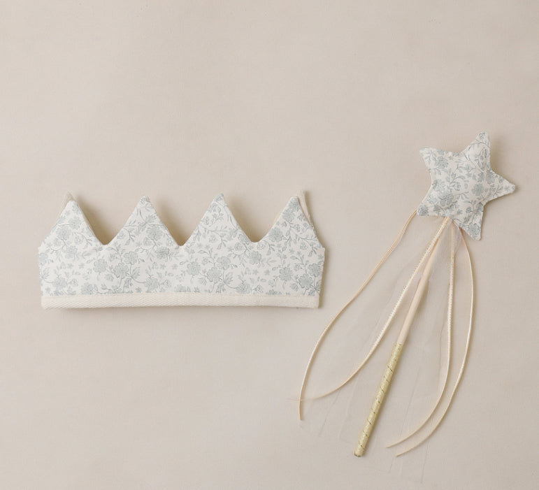 CROWN AND WAND SKY FLORAL