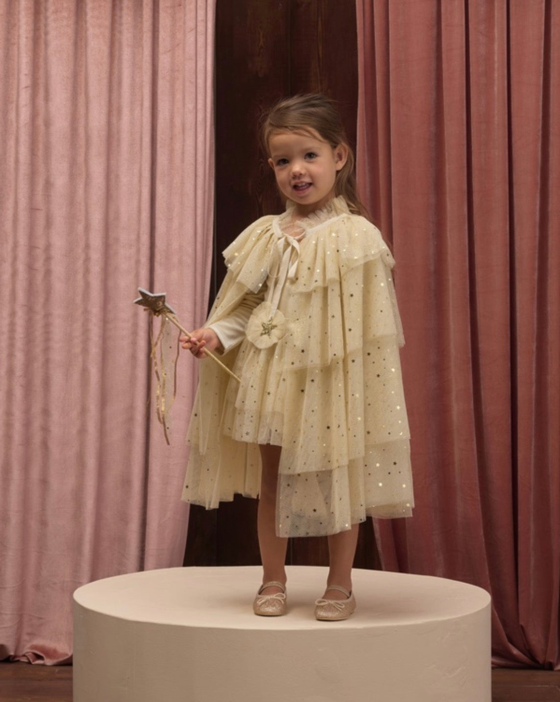 TULLE CAPE CHAMPAGNE STAR