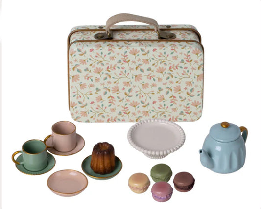 Afternoon Treat, Mouse-Merle 11-3110-02