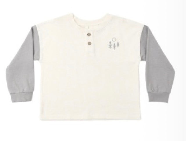 RELAXED LONG SLEEVE HENLEY MADE FOR ADVENTURE
