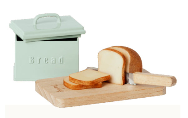 Maileg Miniature bread box w. cutting board and knife - Einstein's Attic